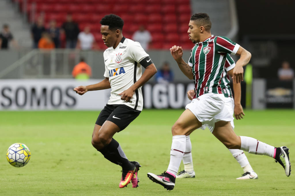 Elias saiu ainda no primeiro tempo (Foto: Rodrigo Gazzanel/Corinthians)