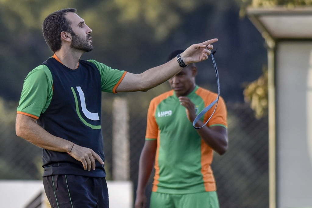 Foto: Sérgio Vieira preconiza evolução psicológico de seus comandados (Mourão Panda/AFC)