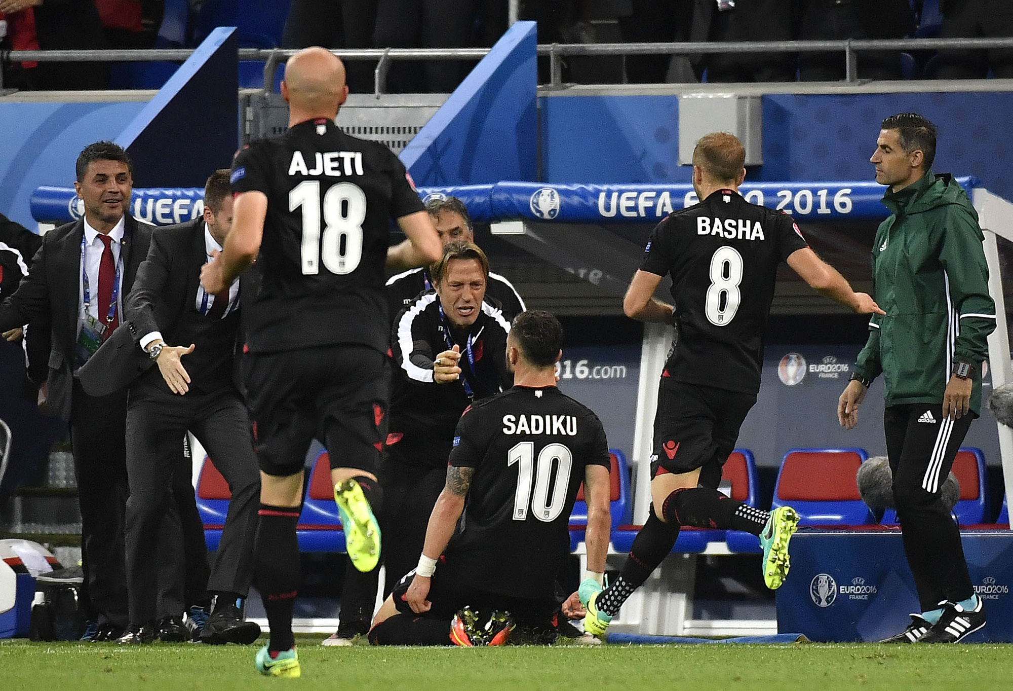 Albânia conseguiu finalmente marcar gol em Eurocopa na sua despedida da primeira fase (Foto: AFP)