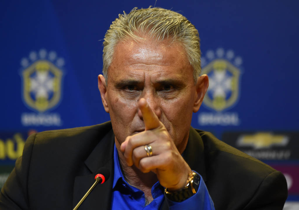 Treinador viajou para acompanhar de perto os seus futuros adversários (Foto: Vanderlei Almeida/AFP)