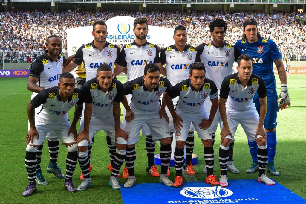 O goleiro Cássio e o volante Rodriguinho são os únicos titulares daquela ocasião que atuarão nesta noite, no Mineirão (Foto: Djalma Vassão/Gazeta Press)
