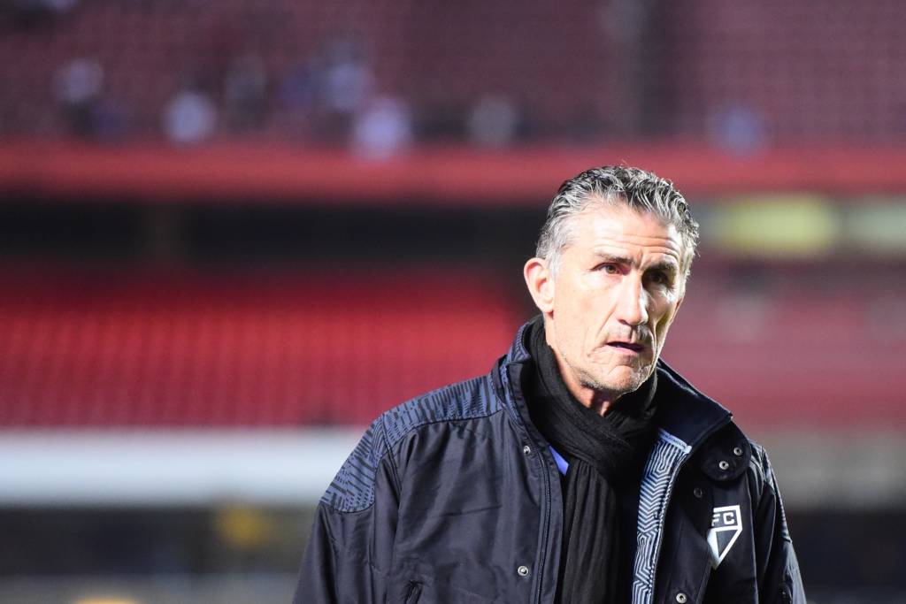 O técnico argentino Edgardo Bauza, do São Paulo FC, durante partida contra o Vitória, válida pela oitava rodada do Campeonato Brasileiro 2016.