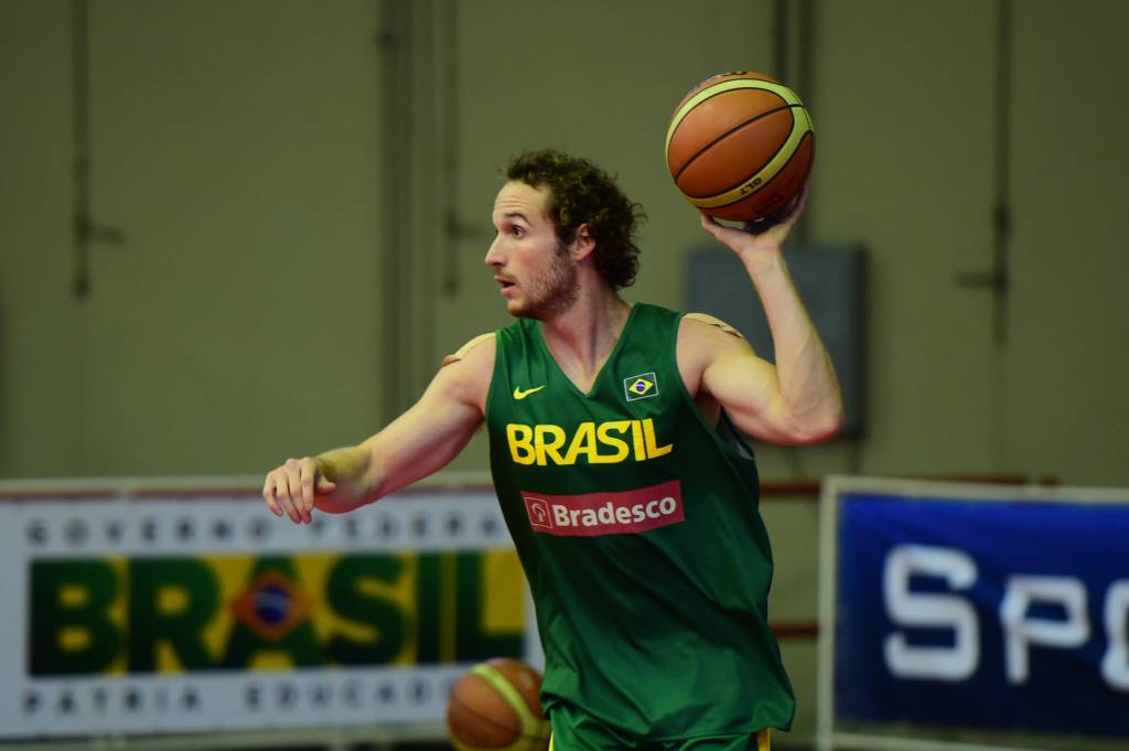 Marcelinho Huertas é uma das peças mais importantes da Seleção Brasileira de basquete (Foto: Djalma Vassão/Gazeta Press)