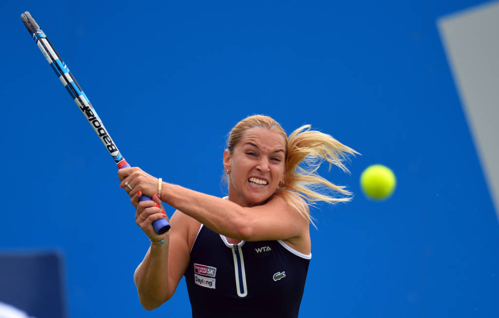 Dominika Cibulkova faturou o WTA de Eastbourne neste sábado ao vencer Karolina Pliskova (Foto: Glyn Kirk/AFP)