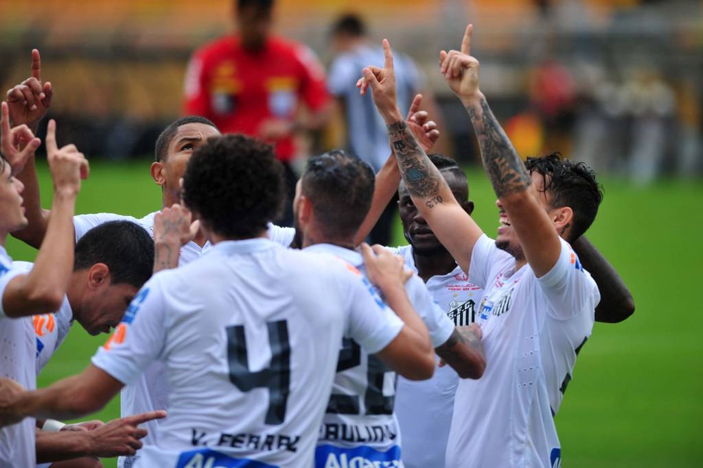 Após seis vitórias, quatro derrotas e um empate, o Santos é o 3ª na classificação, melhor posição do time neste Brasileirão (Foto: Ivan Storti)