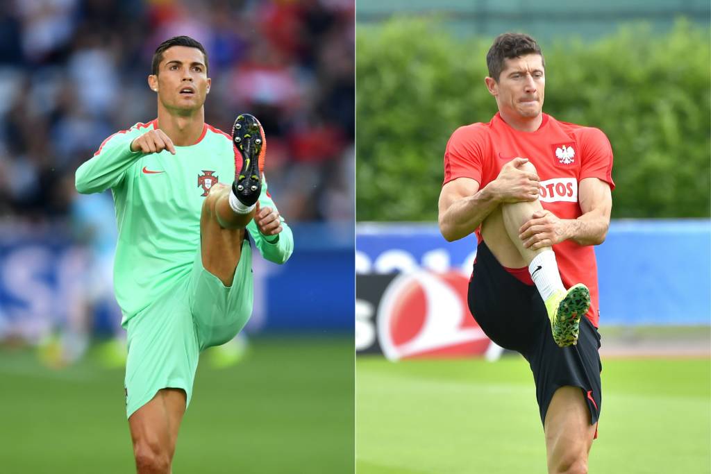 Cristiano Ronaldo e Lewandowski travam embate por vaga na semi da Eurocopa (Fotos: Francisco Leong & Loic Venance/ AFP) 