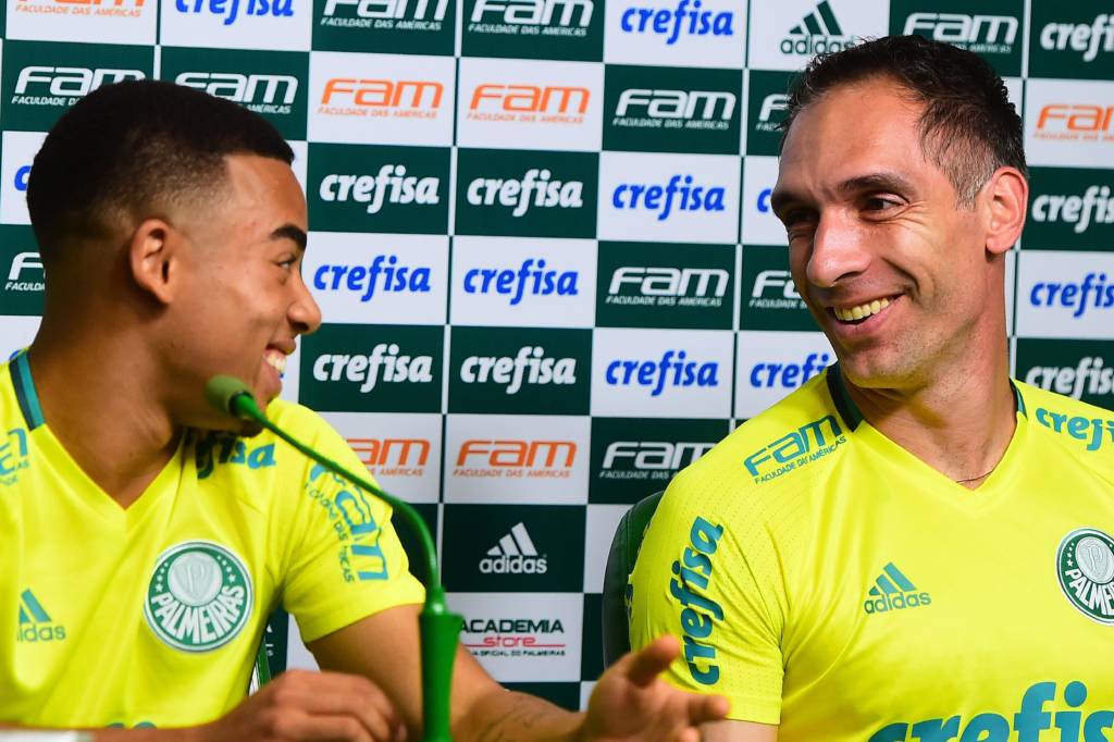 Gabriel Jesus e Fernando Prass serão companheiros também na Seleção (Foto: Sergio Barzaghi/Gazeta Press)