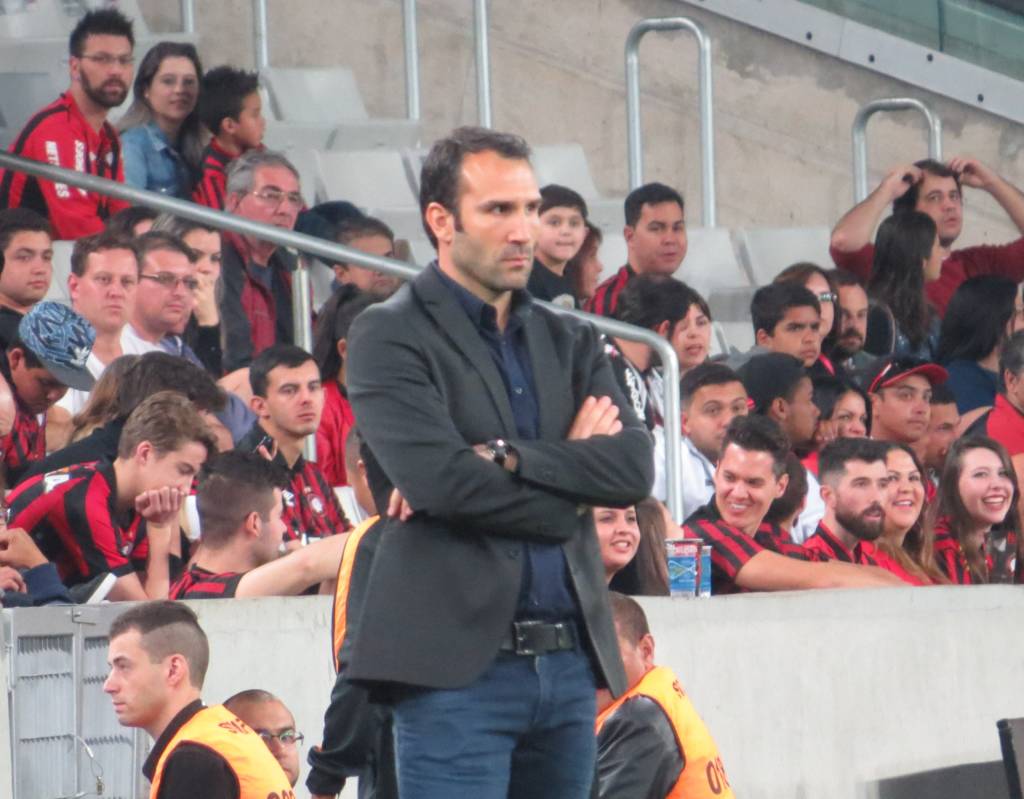 Vieira: "Entendo que o árbitro erra tal qual nós erramos, mas infelizmente perdemos dessa forma" (Carlos Cruz/AFC)