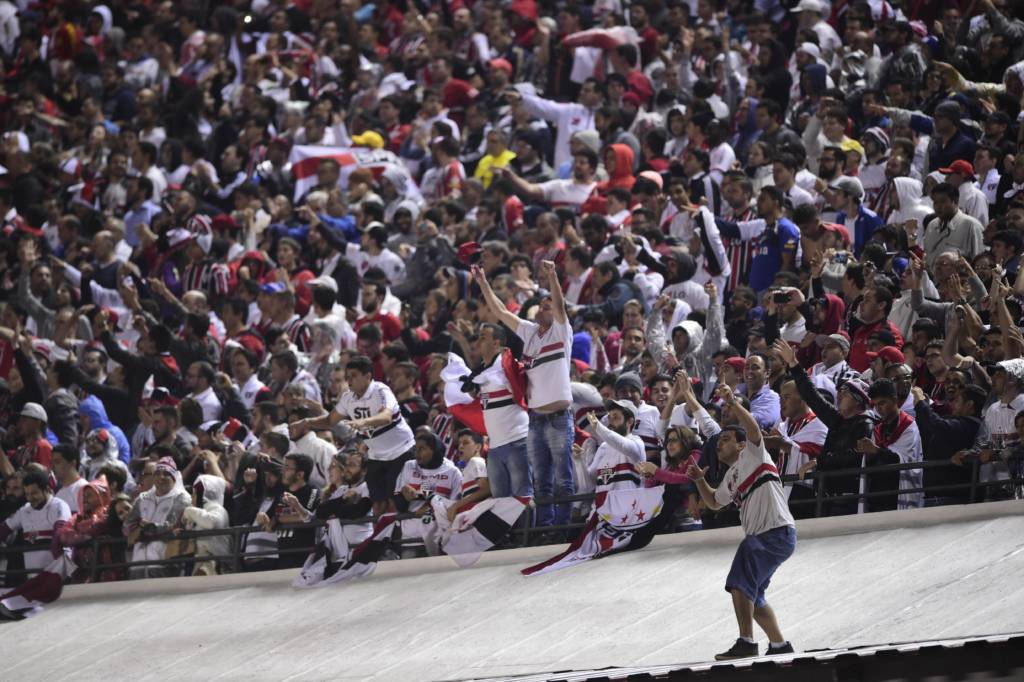 Cerca de 65 mil são-paulinos são esperados para o jogo de ida, no Morumbi (Foto: Fernando Dantas/Gazeta Press)