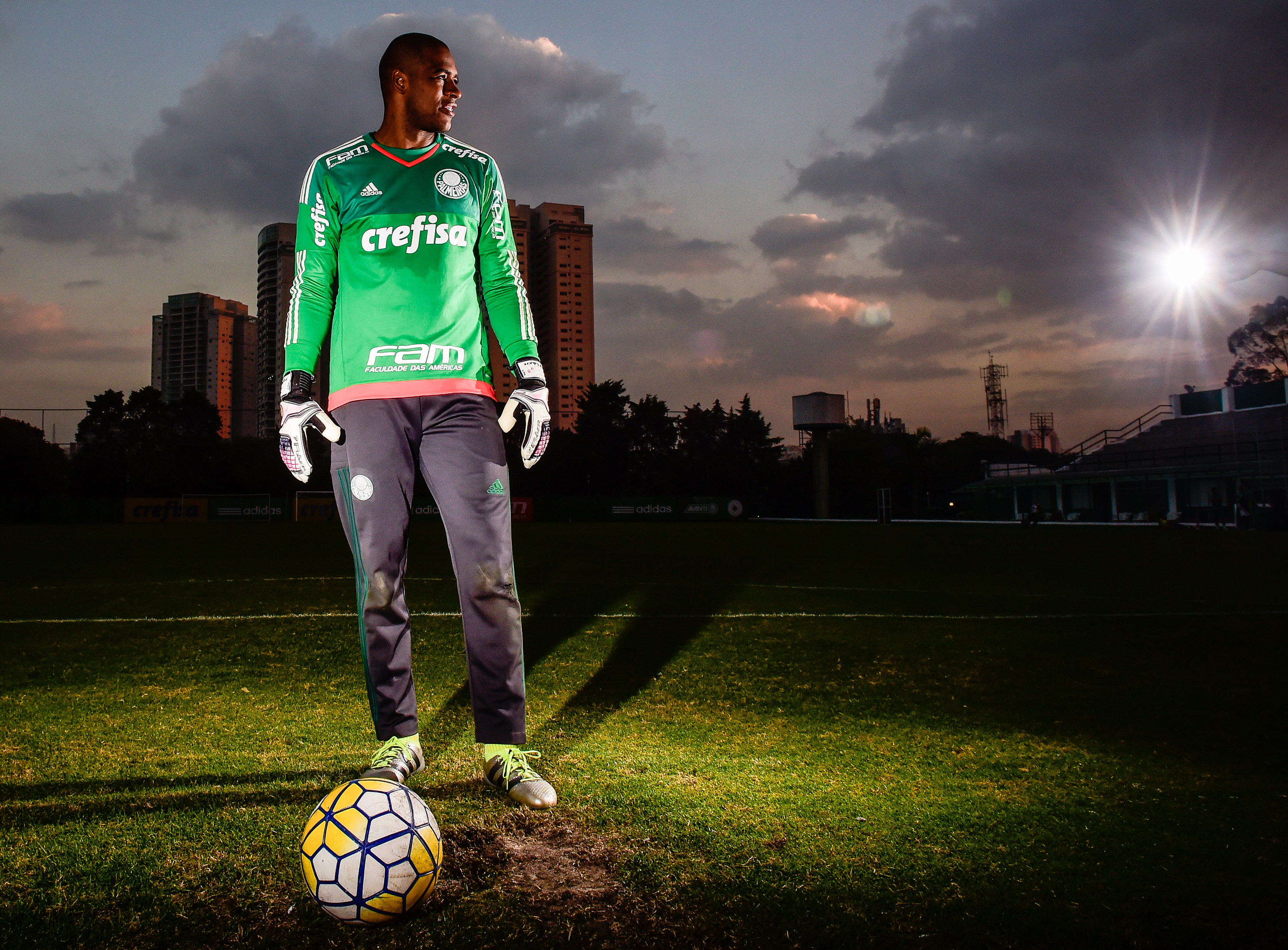Assim como Fernando Prass, Jailson já marcou gols em cobranças de pênalti (Foto: Fernando Prass/Gazeta Press)