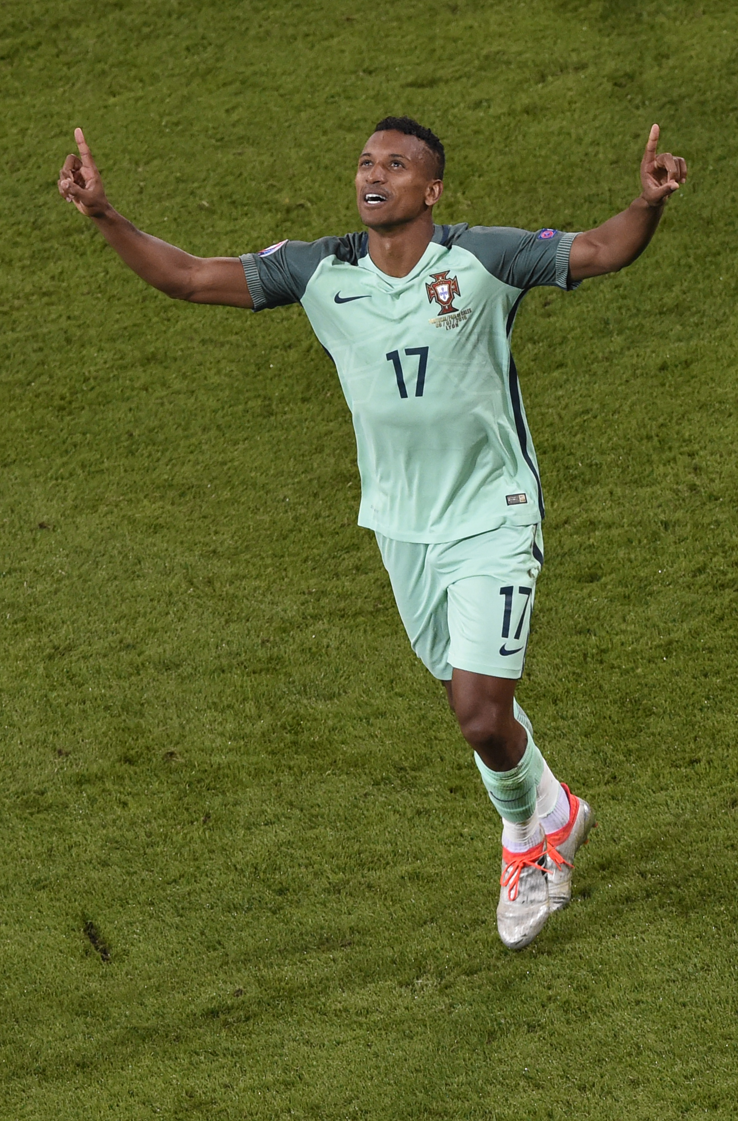 Nani marcou o segundo e ampliou a vantagem para os portugueses (Foto: Jean-Philippe Ksiazek/AFP)