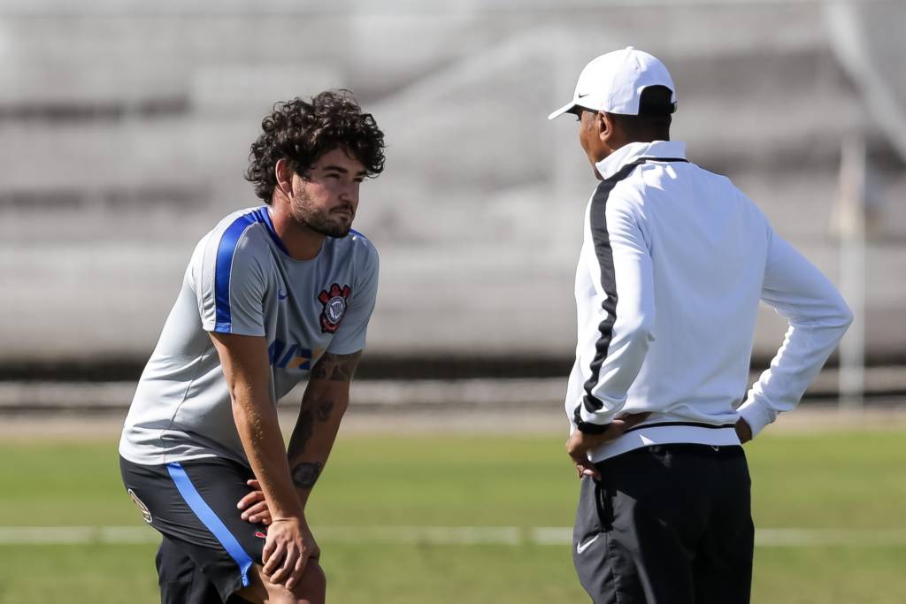 Treinador prometeu ajudar o atacante a reconquistar a torcida do Corinthians (foto: Rodrigo Gazzanel/Ag. Corinthians)