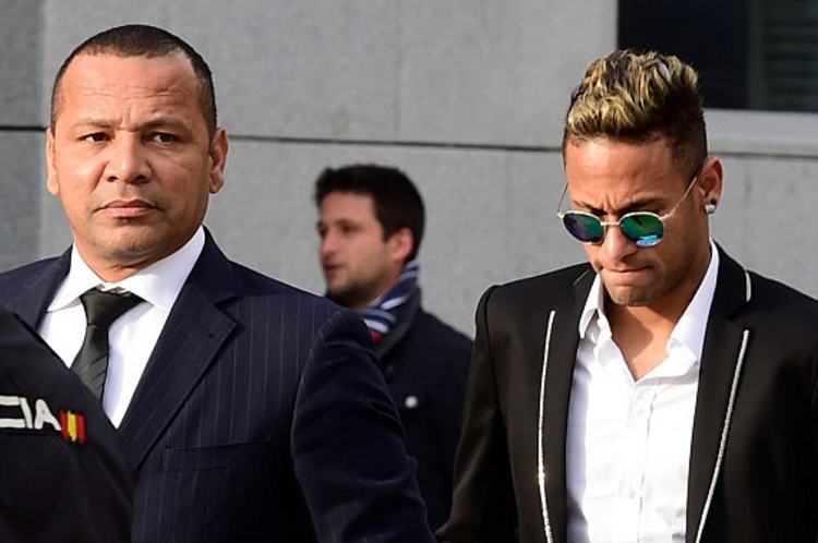Pai do craque brasileiro fala em momentos difíceis com processo do filho (Foto; Javier Soriano/ AFP)