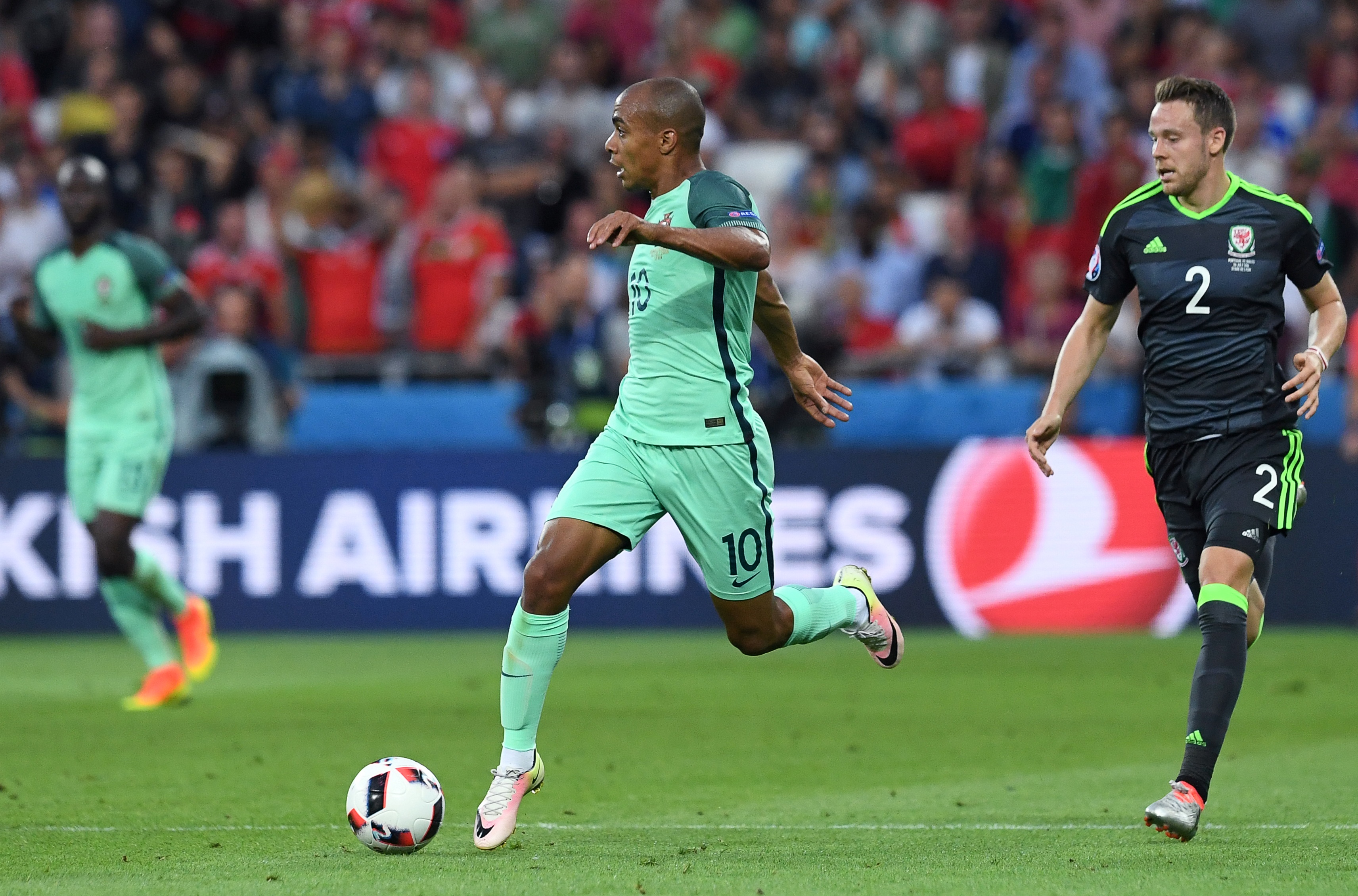 Destaque português pode pintar na Inglaterra (Foto: Francisco Leong/ AFP)