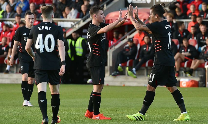 Com show de brasileiros, Reds começam bem a pré temporada (Foto: Divulgação/ LFC)
