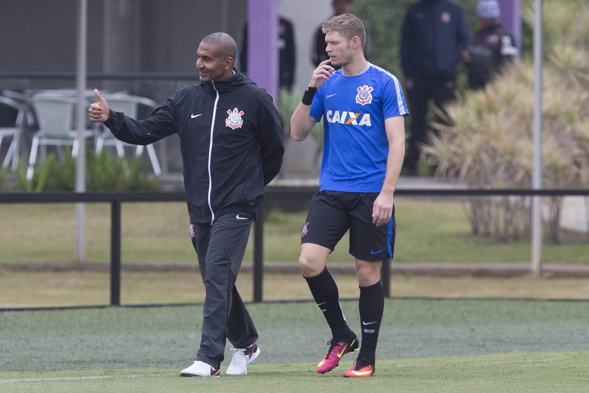 Meia espera por uma chance com o técnico Cristóvão Borges (Foto: Daniel Augusto Jr./Ag. Corinthians)