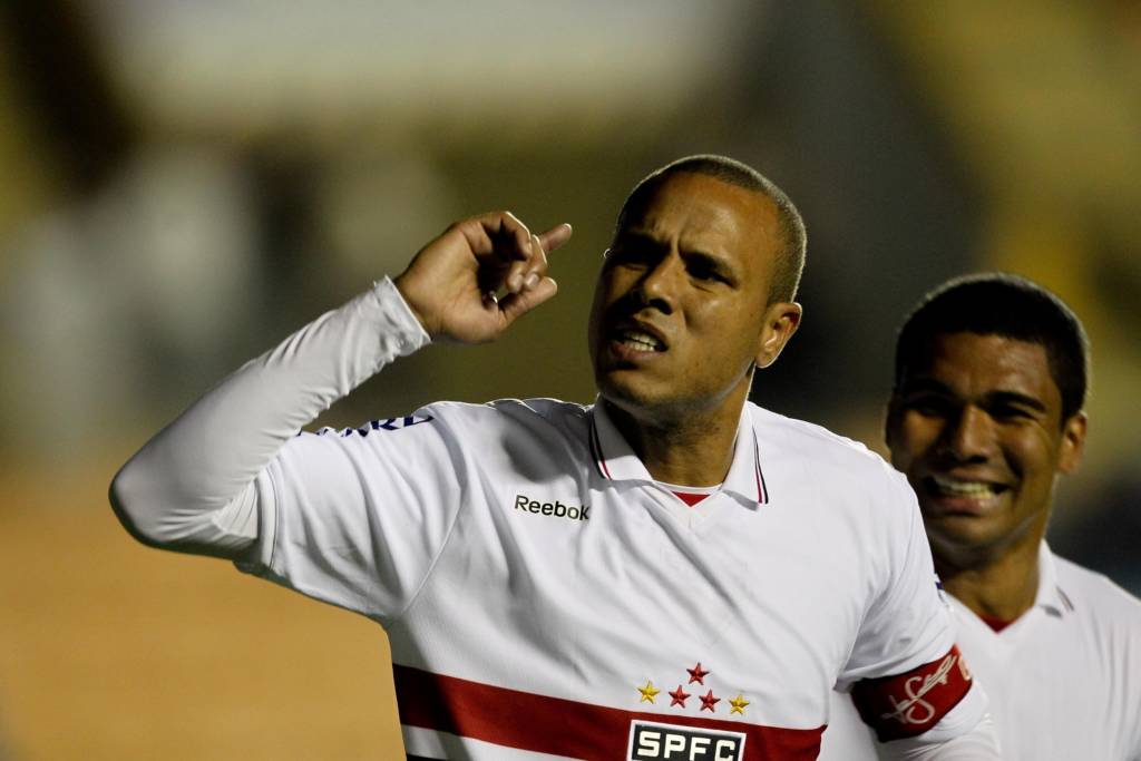 Luis Fabiano é o terceiro maior artilheiro do São Paulo, com 212 gols (Foto: Sergio Barzaghi/Gazeta Press)