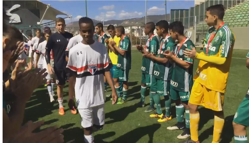 Após goleada no rival, clube agora soma três títulos do torneio mineiro (Foto: Reprodução/Twitter SPFC)
