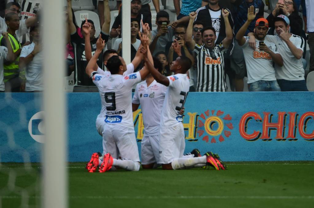 XXXXX , jogador do Santos FC, durante partida contra o Cruzeiro, valida pela decima setima rodada do Campeonato Brasileiro 2016. em Santos (SP). 31/07/2016, Foto: Djalma Vassao/Gazeta Press