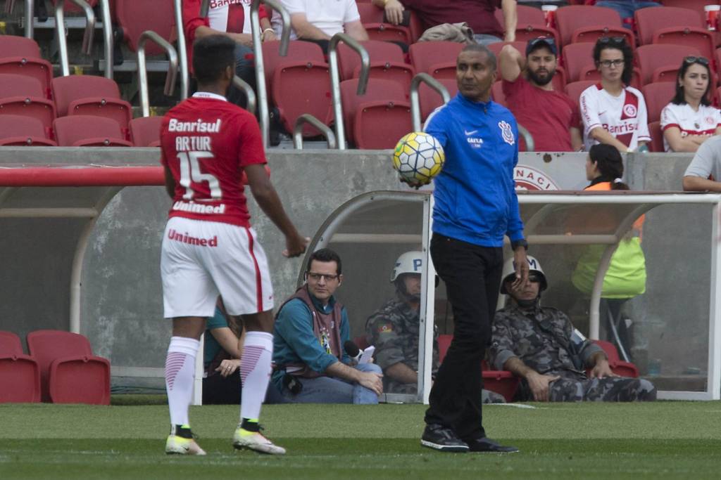 Técnico ressaltou a posse de bola corintiana diante do Inter (foto: Daniel Augusto Jr./Ag. Corinthians)
