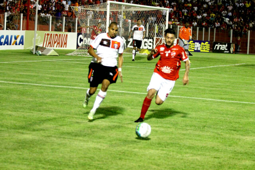 Vila Nova e Joinville fizeram uma partida equilibrada em Goiânia (Foto: Cristóvão Mattos/Vila Nova FC)