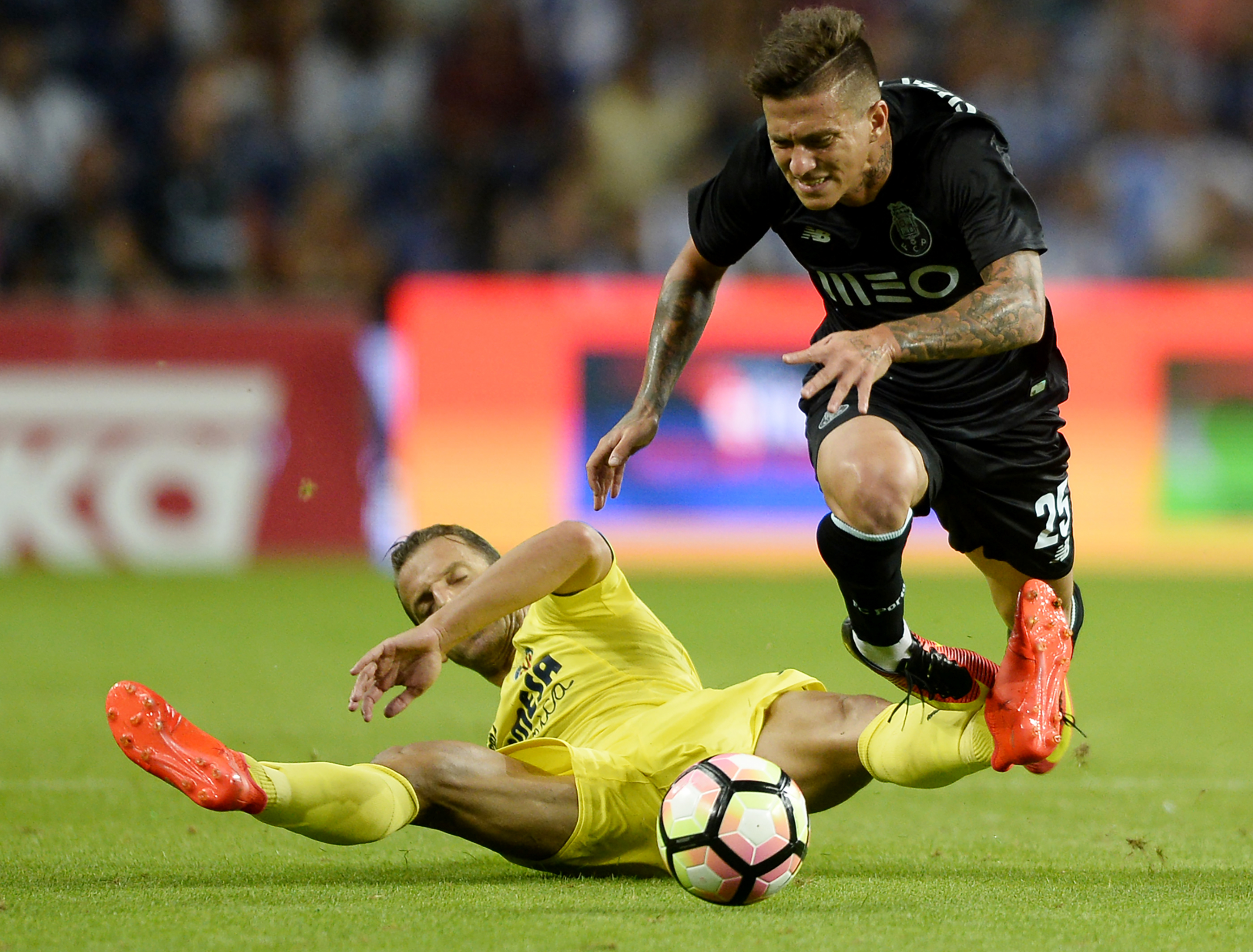 O Porto venceu o Villarreal por 1 a 0 no estádio do Dragão (Foto: Miguel Riopa/AFP)
