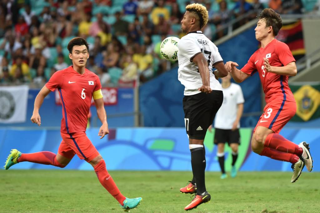 Gnabry marcou dois gols e salvou a Alemanha da derrota (foto: Nelson Almeida/AFP)