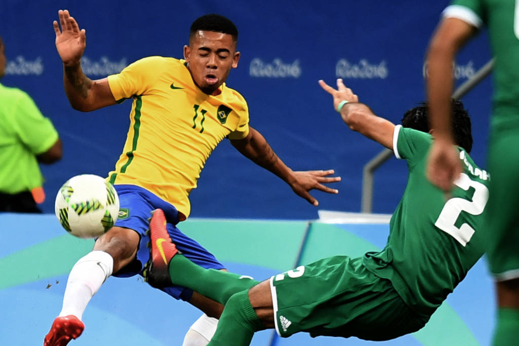 Gabriel Jesus não melhorou a pontaria contra os iraquianos (foto: Evaristo Sá/AFP)
