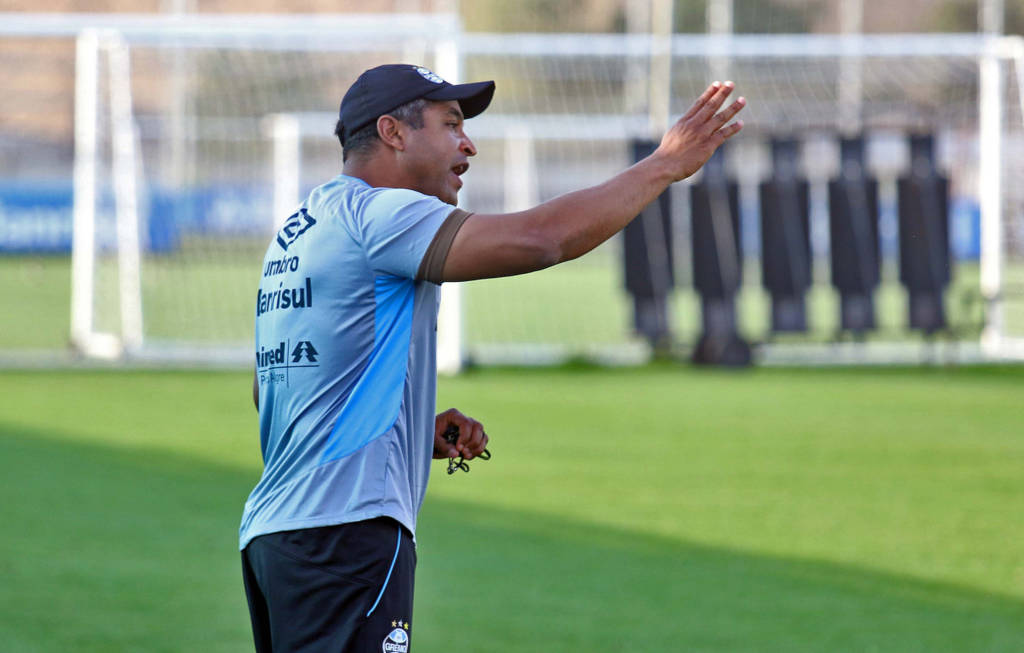 Roger Machado aposta em mudança no esquema para encarar o Corinthians (Foto: Rodrigo Rodrigues/Grêmio) 