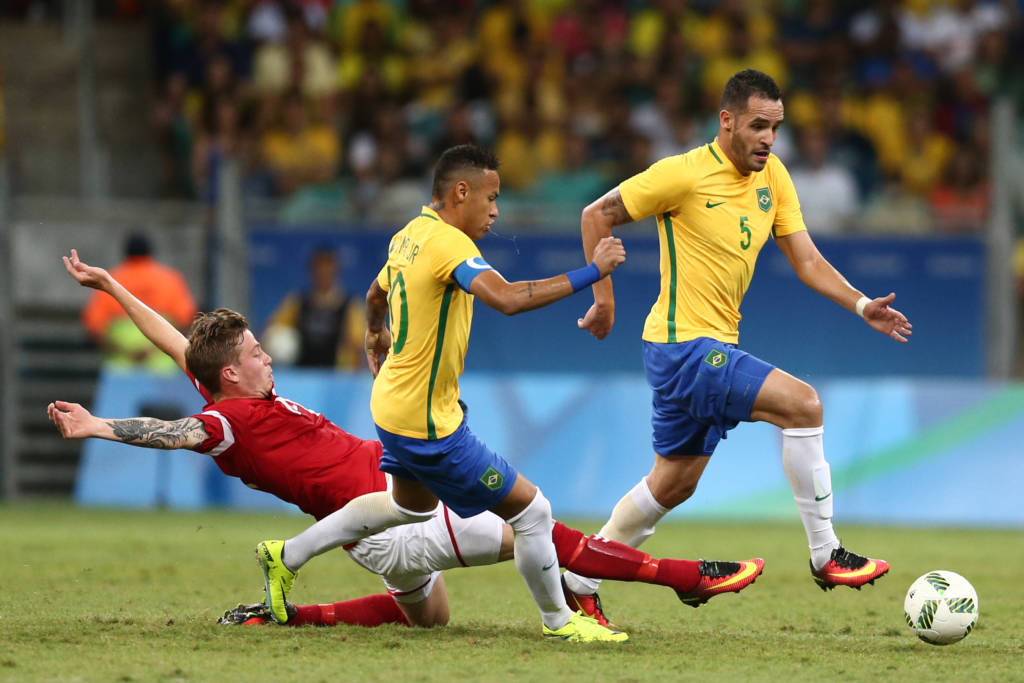 Vaiado contra o Iraque, o meia foi ovacionado diante da Dinamarca (foto: Lucas Figueiredo/Mowa Press)