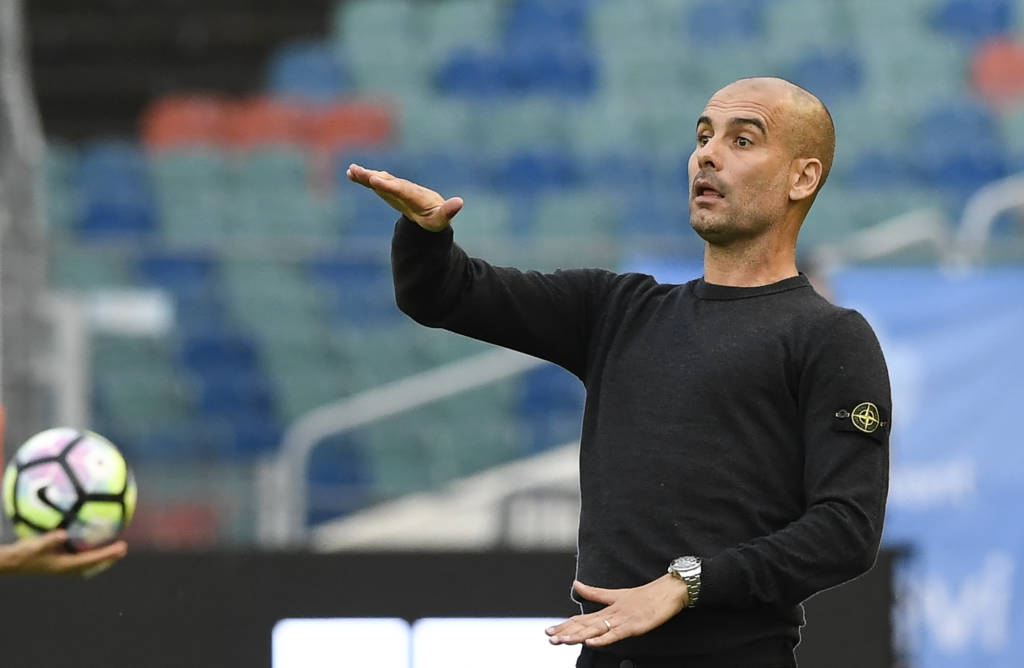 Principal nome do Manchester City, o técnico Pep Guardiola promete trazer muito equilíbrio para o Campeonato Inglês (Foto: Jonathan Nackstrand/AFP)