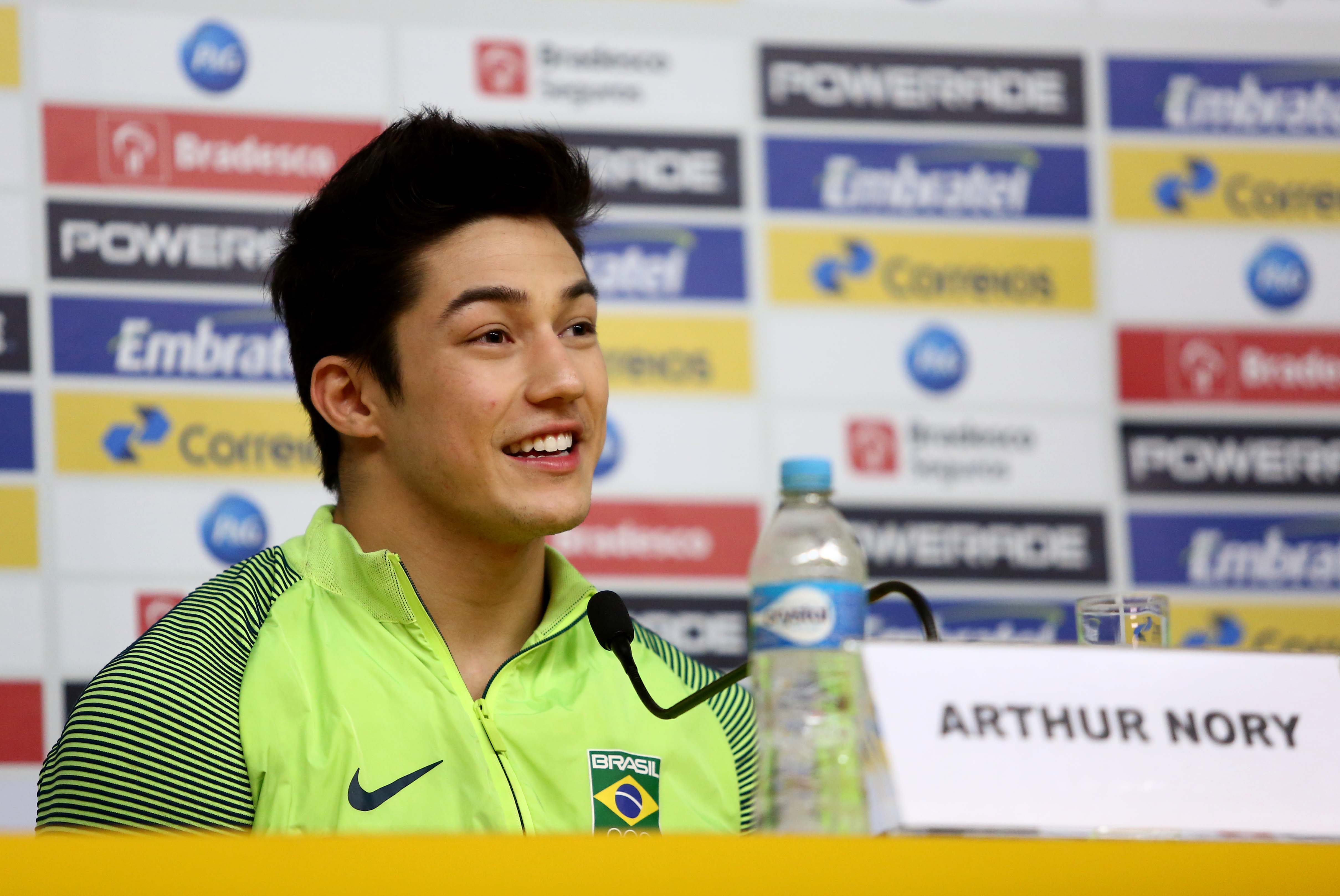 Arthur Nory comemorou proximidade da família em sua conquista do bronze (Foto: Matheus Guerra/MoWa Press)