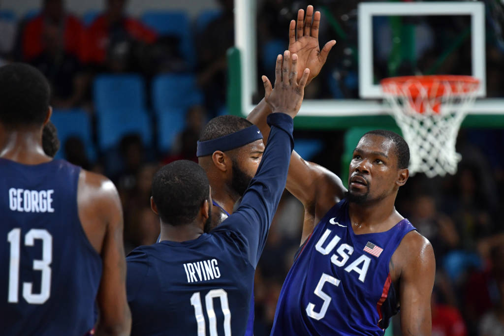Kevin Durant foi o nome do jogo, com 30 pontos anotados (Foto: Andrej Isakovic/AFP)