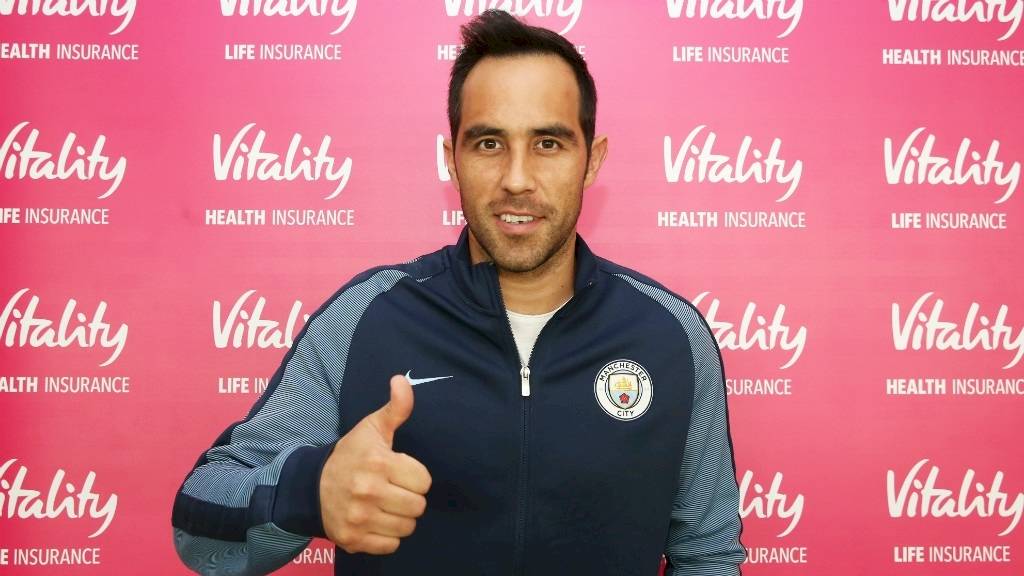 Claudio Bravo é o novo goleiro do Manchester City (Foto: Divulgação/Manchester City)