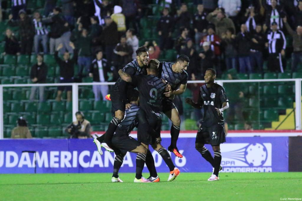 Jogadores do Figueira foram muito elogiados por Tuca Guimarães (foto: divulgação/Figueirense)
