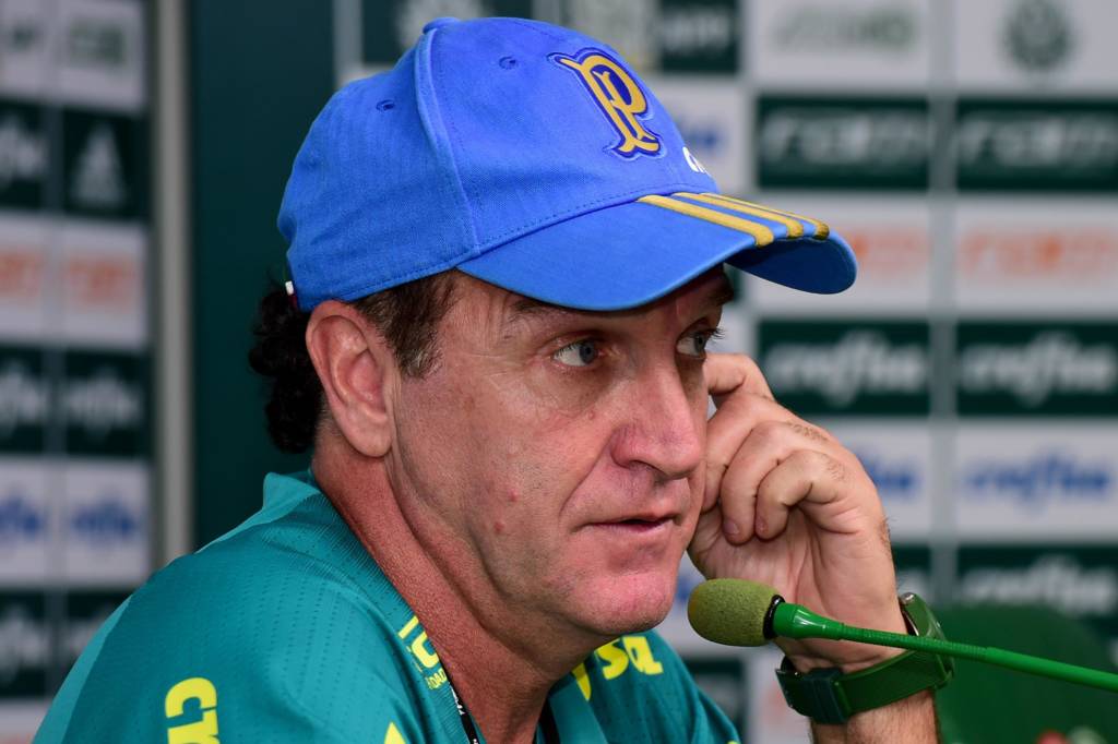 Cuca, técnico do Palmeiras, durante entrevista coletiva após o treino na Academia de Futebol da Barra Funda, na Zona Oeste da capital paulista.