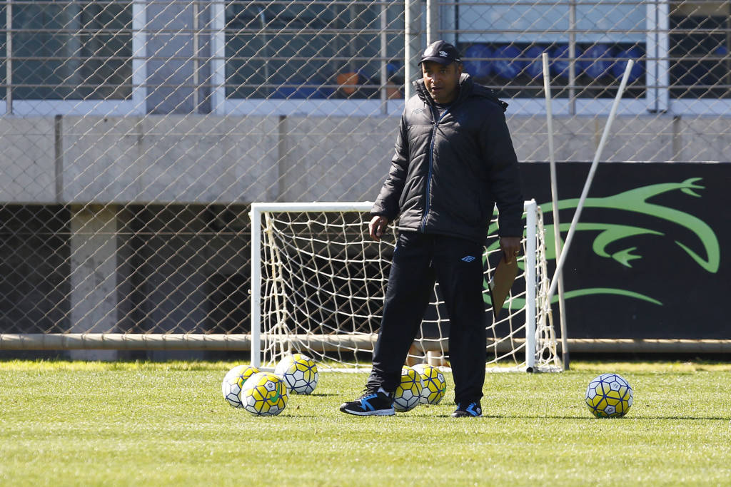 Roger Machado terá de lidar com alguns desfalques importantes também (Foto: Lucas Uebel/Divulgação)