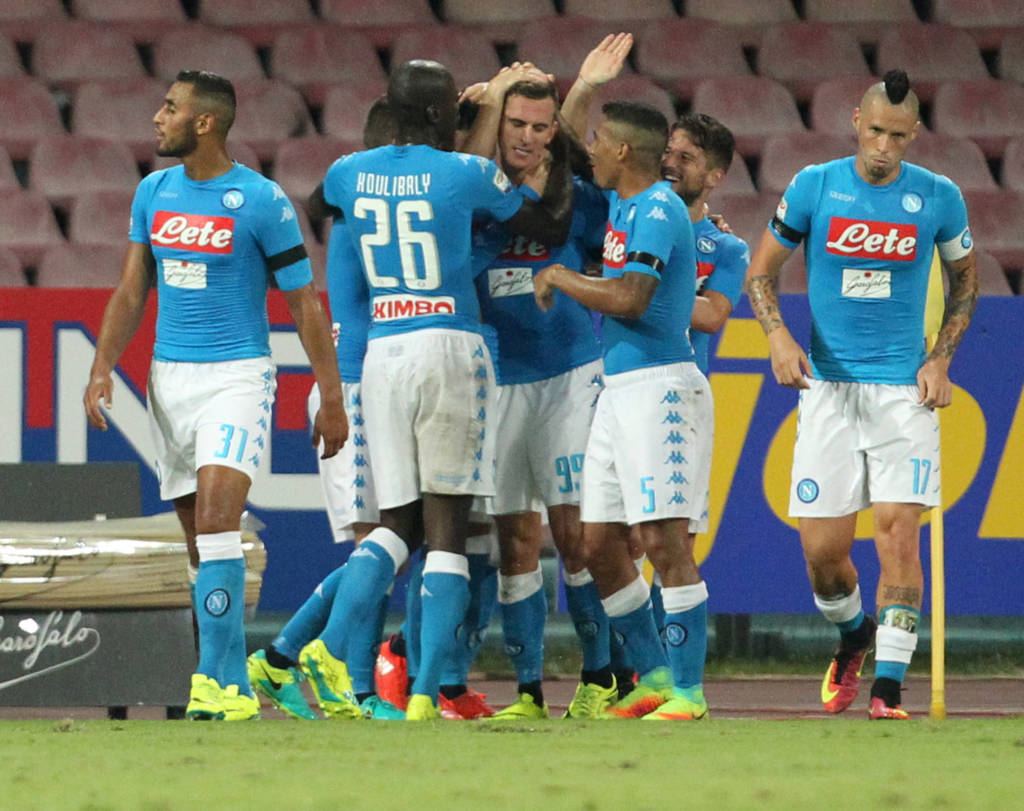 O Napoli venceu o Milan, em casa, por 4 a 2 (Foto: Carlo Hermann/AFP)