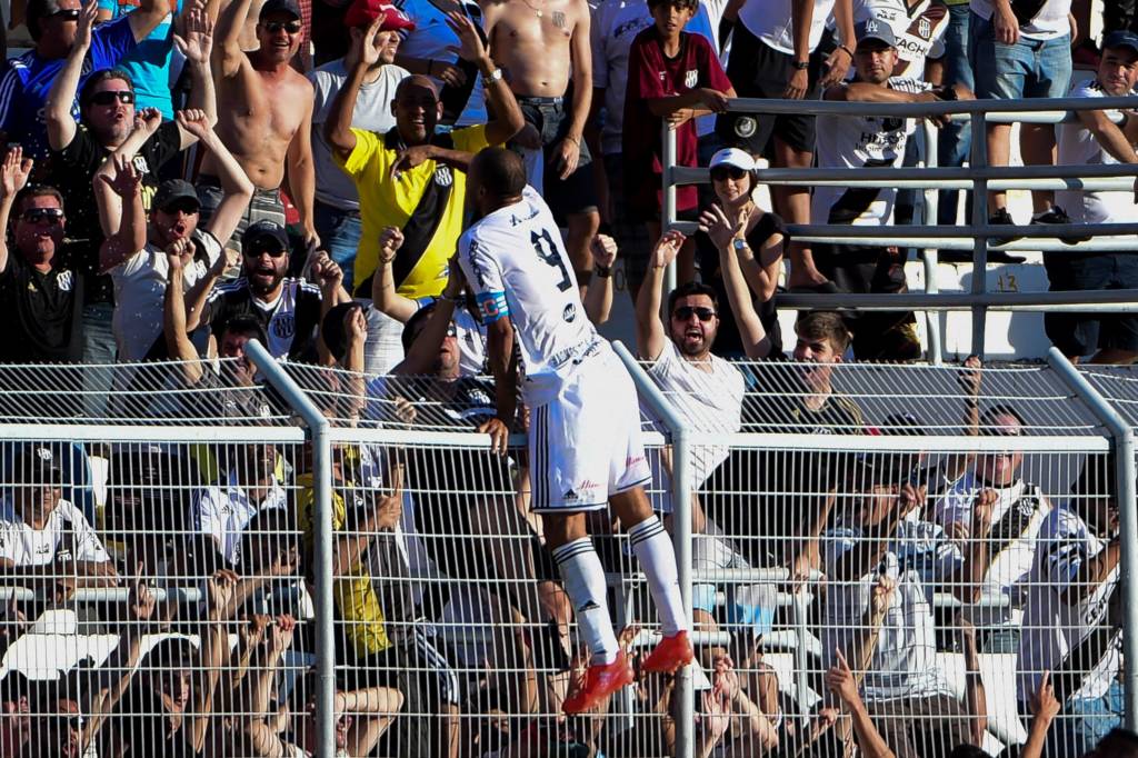 A Ponte venceu o Timão por 2 a 0 neste sábado, pela 22ª rodada do Brasileirão (Foto: Djalma Vassão/Gazeta Press