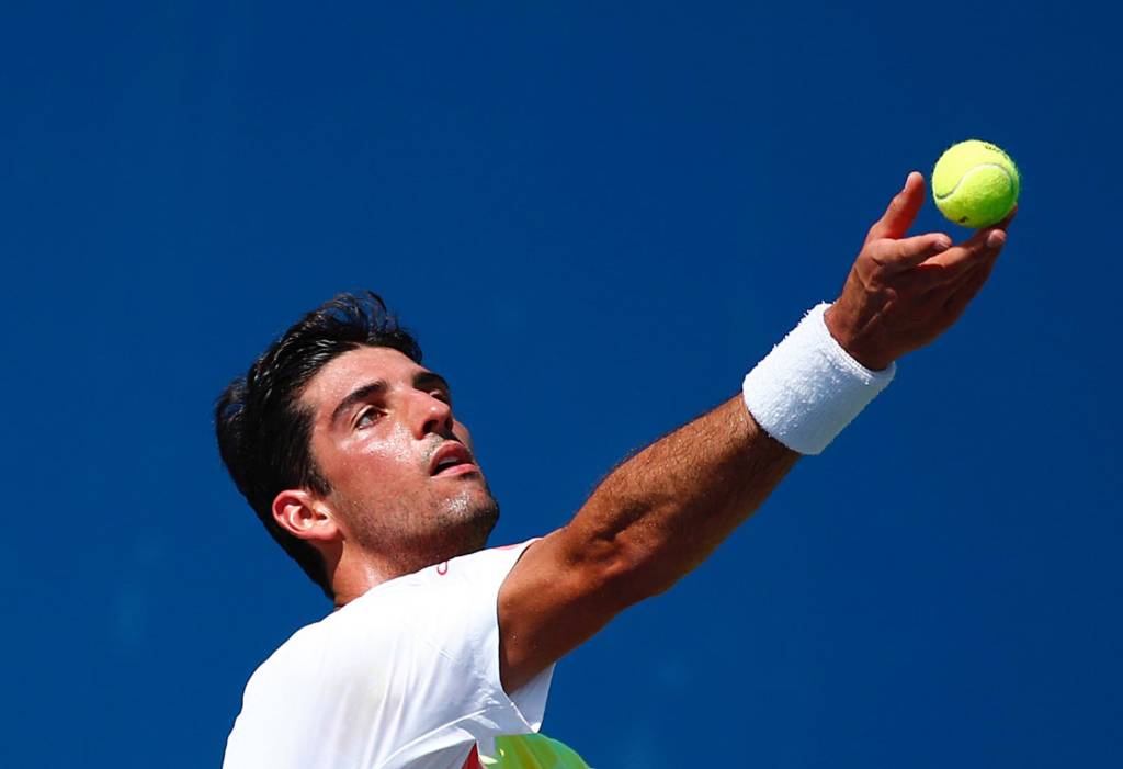 Thomaz Bellucciof contra Andrey Kuznetsov. (Foto:AFP)