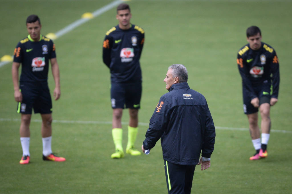 Técnico comandou o seu primeiro treinamento à frente da Seleção Brasileira (foto: Pedro Martins/Mowa Press)