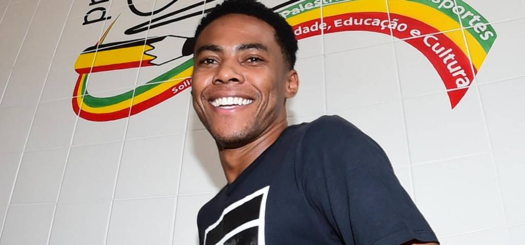 Elias já está em Portugal para voltar a defender o Sporting (Foto: Djalma Vassão/Gazeta Press)