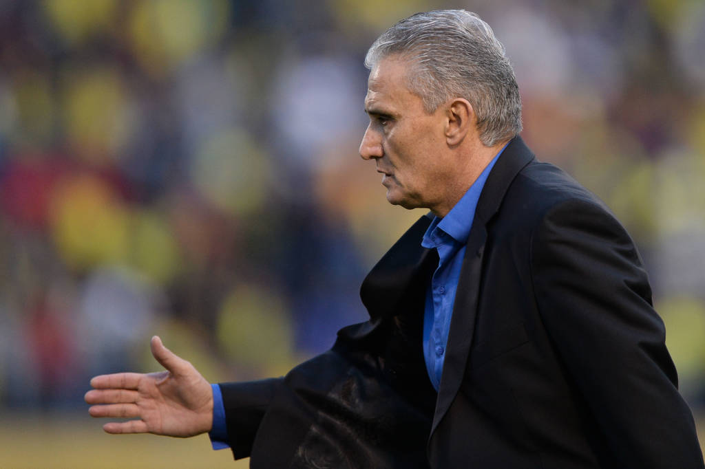 O estreante Tite distribuiu cumprimentos aos seus colegas de profissão (foto: Pedro Martins/Mowa Press)