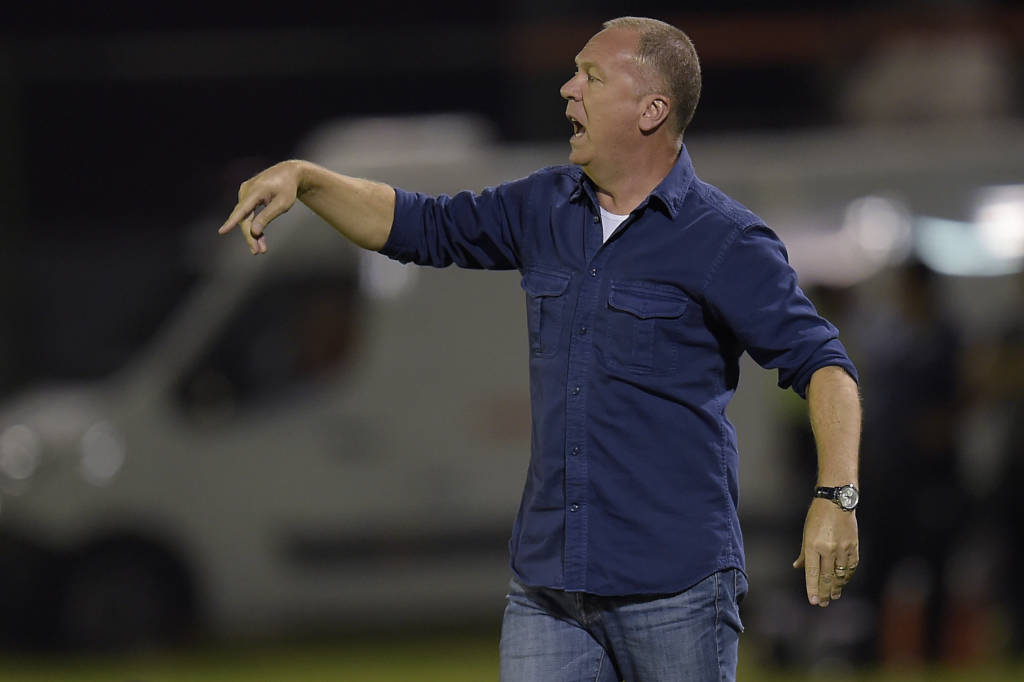Mano Menezes elogiou a capacidade de criação do Cruzeiro diante do Botafogo (Foto: Alexandre Loureiro/Light Press/Cruzeiro)