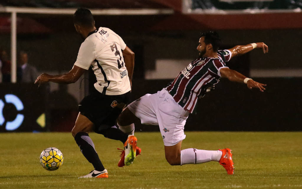 Contratado para ser referência no ataque, Henrique Dourado não tem correspondido (Foto: Nelson Perez/FFC)