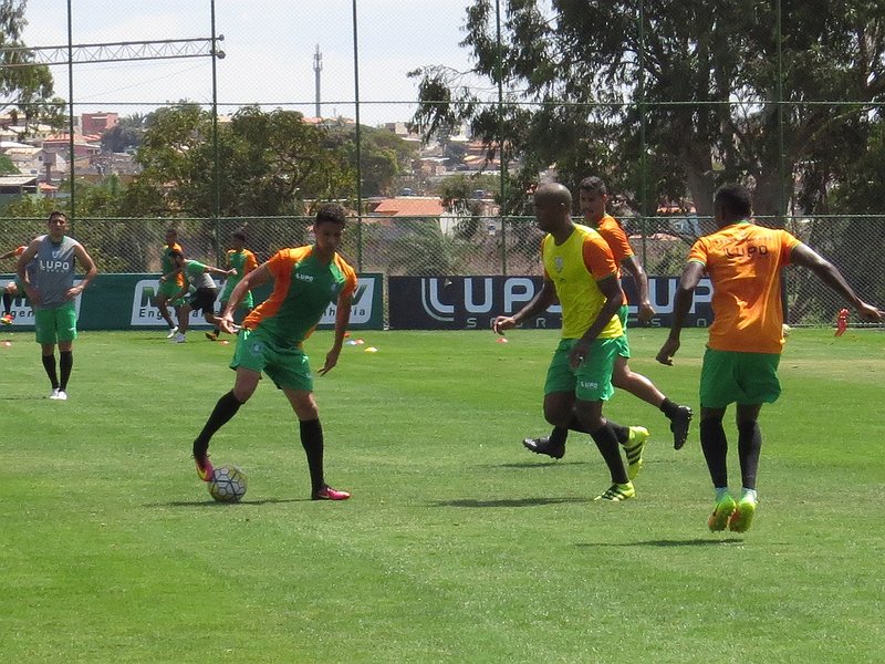 Nixon está liberado e deve entrar em campo contra o Cruzeiro, na próxima quinta-feira (Foto: Carlos Cruz/ AFC)