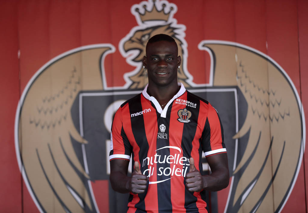 Apresentado ao Nice, Mario Balotelli não respondeu questões sobre seu passado polêmico 9Foto: Valery Hache/AFP)