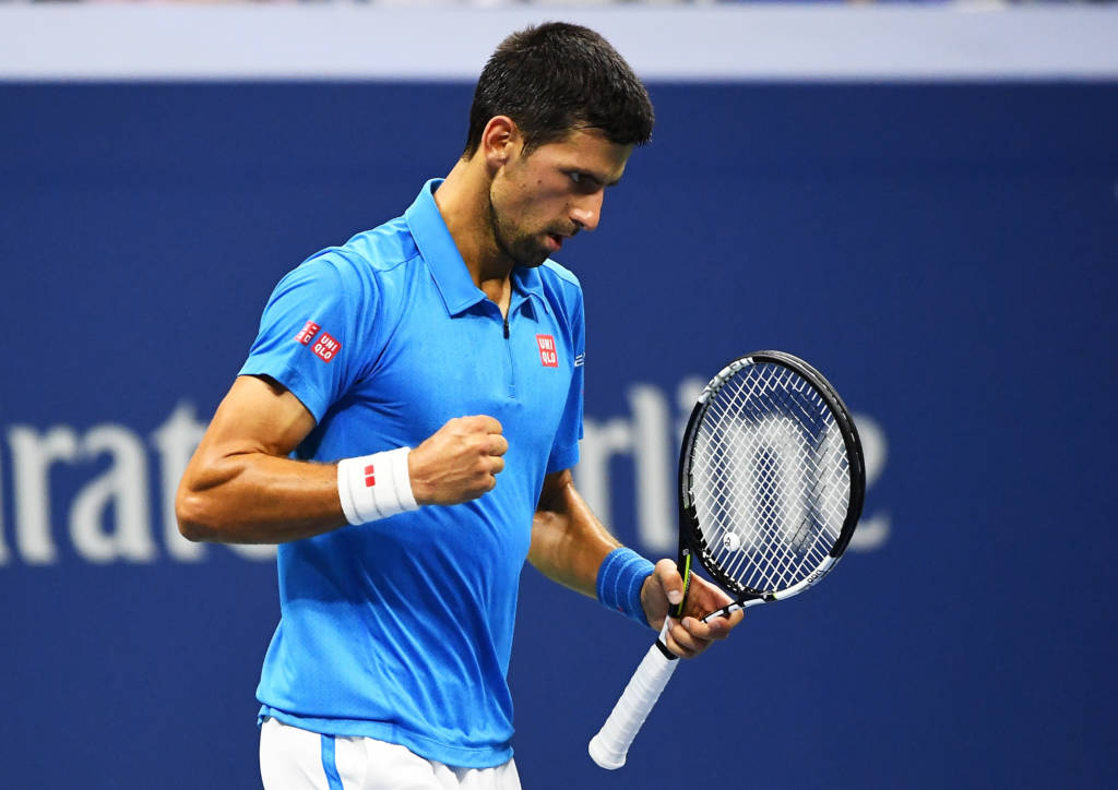 O sérvio Novak Djokovic não precisou vencer os três sets para avançar às semifinais em Nova york (Foto: Alex Goodlett/AFP)