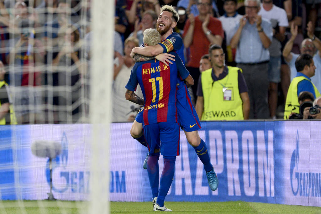Messi, com três gols, e Neymar, com um gol e três assistências, foram os destaques da partida (Foto: JOSEP LAGO / AFP)
