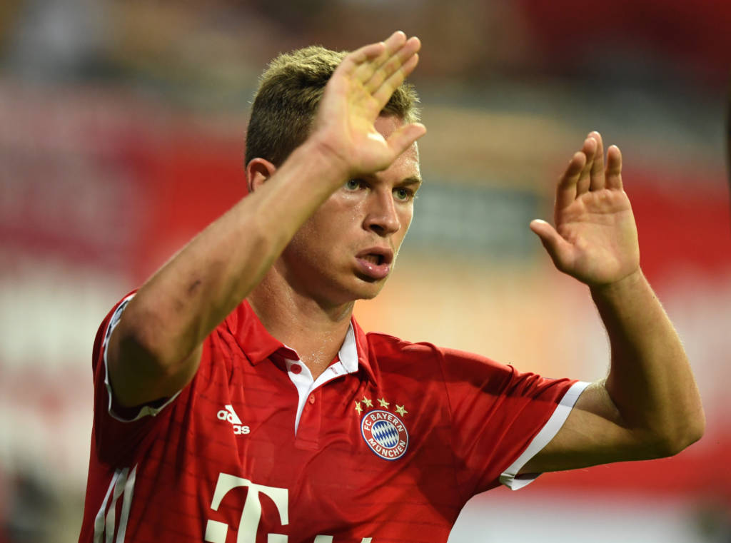 Jovem volante de 21 anos marcou dois gols e comandou a goleada do Bayern (Foto: Peter Kneffel/dpa/AFP)